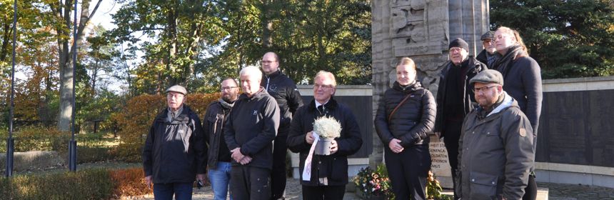 Dänische Delegation besucht Soldatenfriedhof